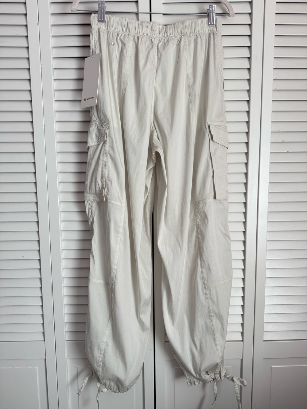 Lululemon Lightweight Adjustable MR Cargo Pant Bone Activewear Baggy XS NWT - Picture 9 of 13
